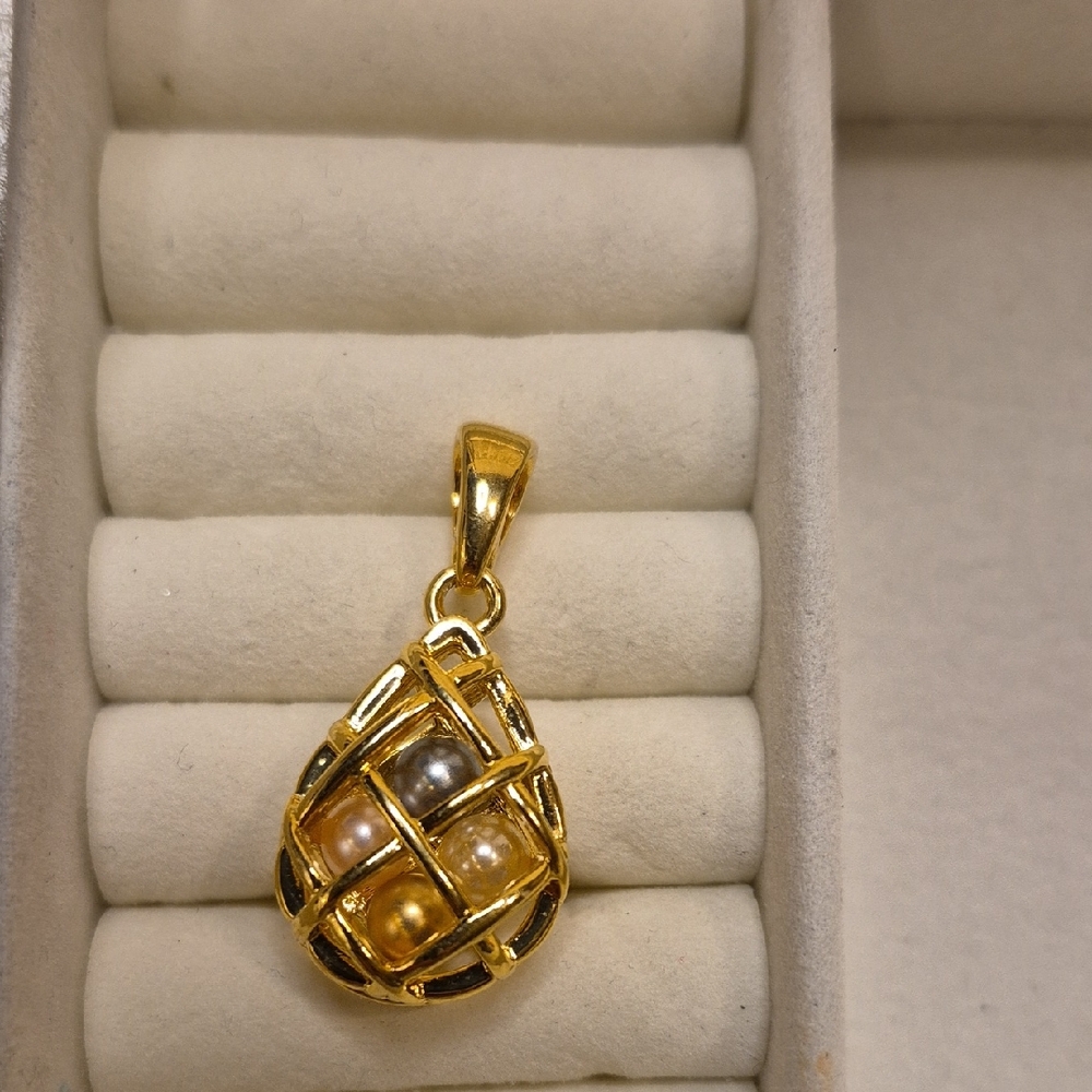 Joan Rivers Gold and Pearl Teardrop Necklace